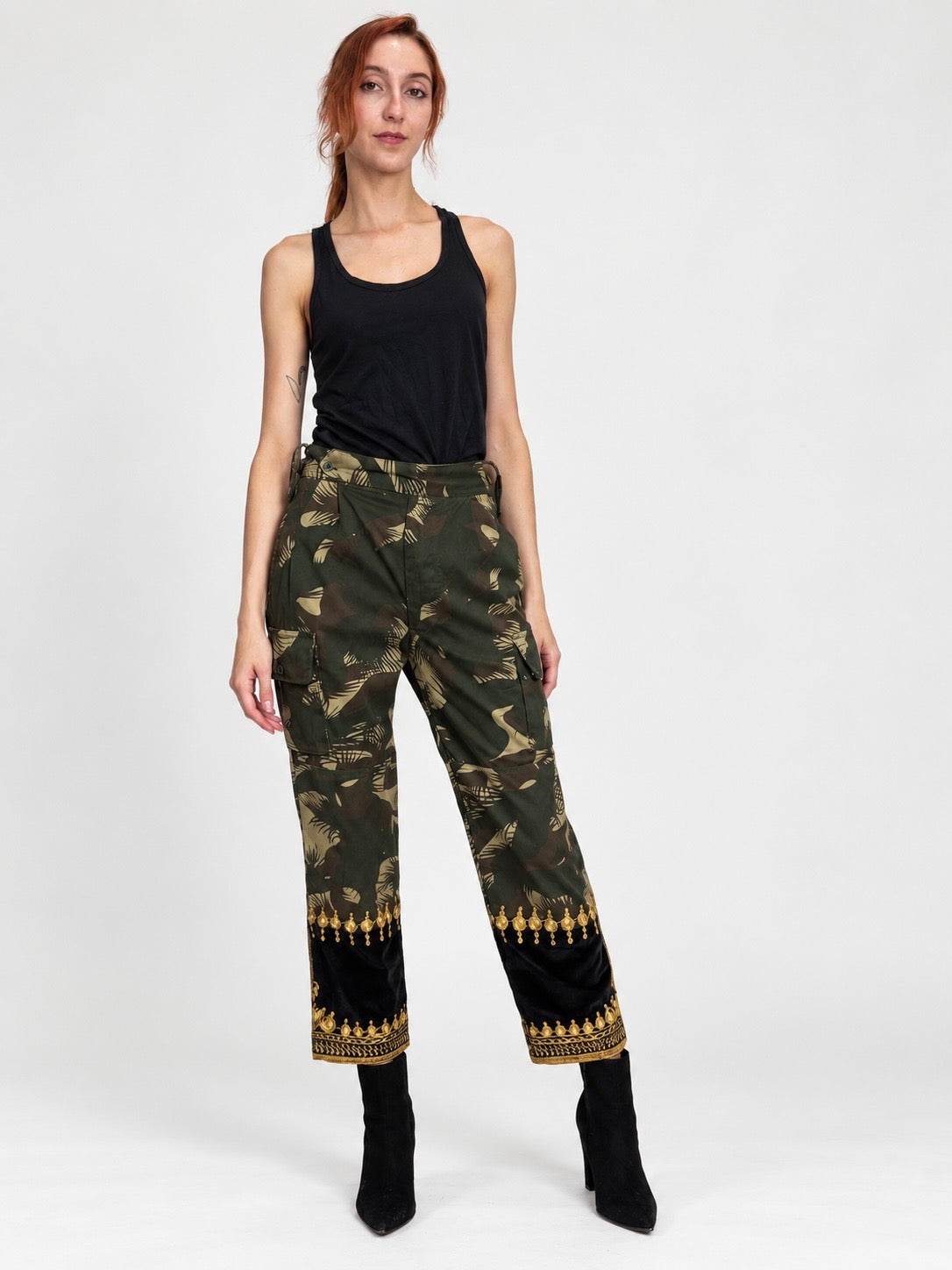 Tún Cargo Pants in Onion and blue styled with matching jacket