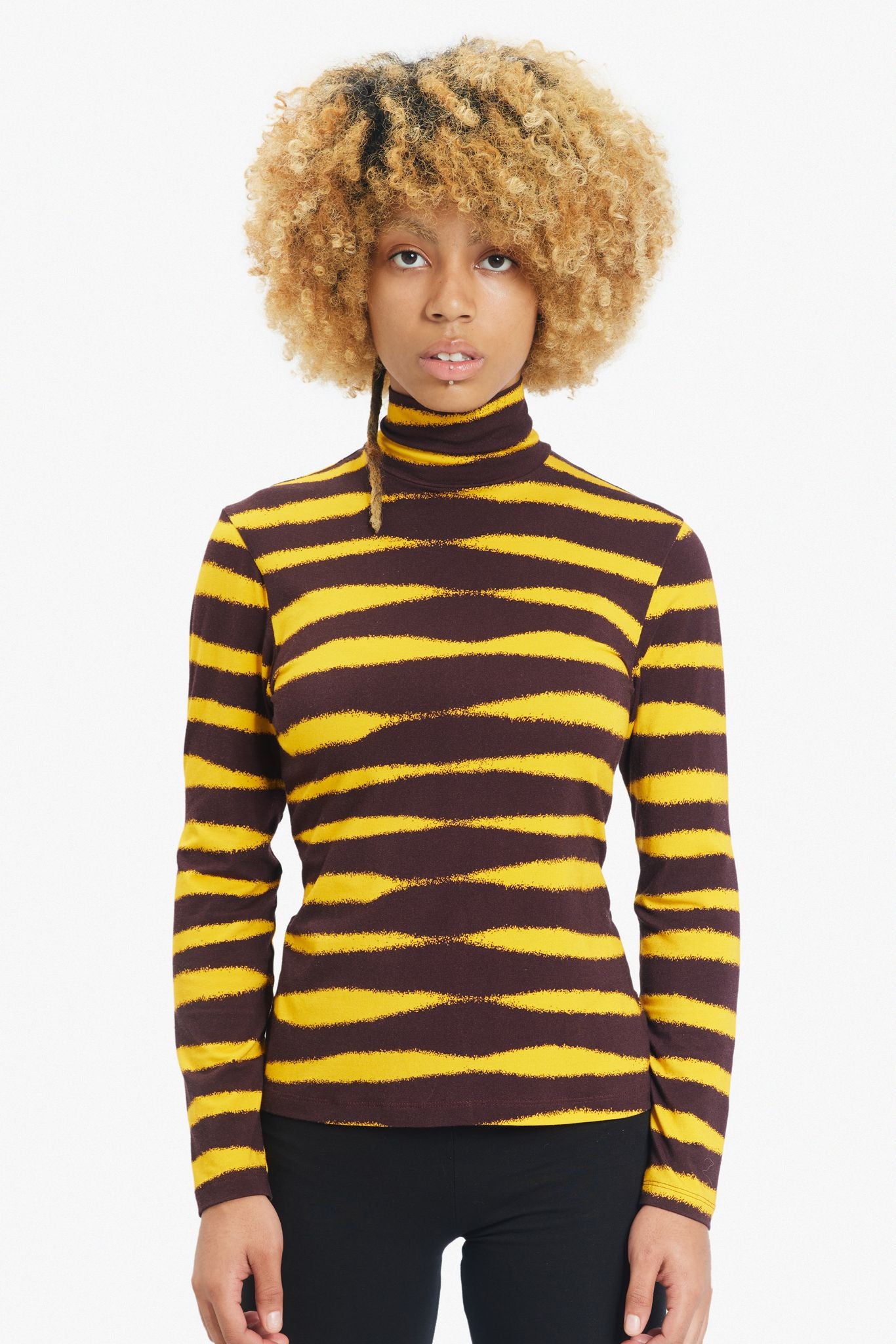 Twillight Turtleneck Yellow lolafaturotiloves - Main Image