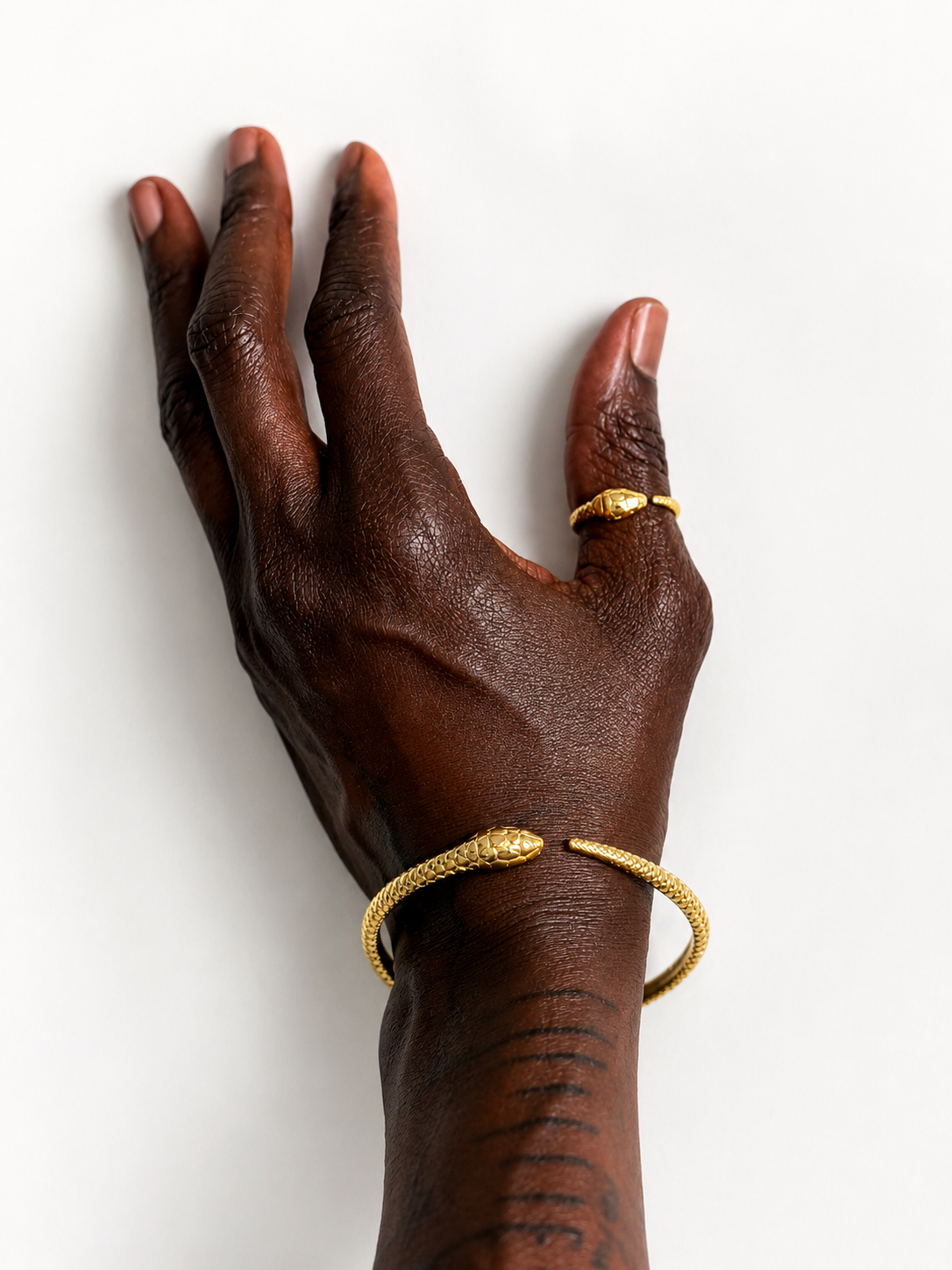 Scale Cuff