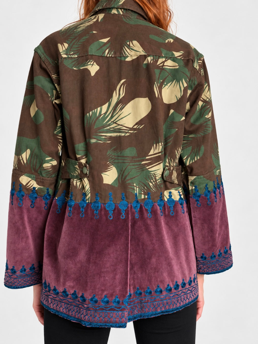 Tún Jacket in Onion velvet with blue embroidery, front view