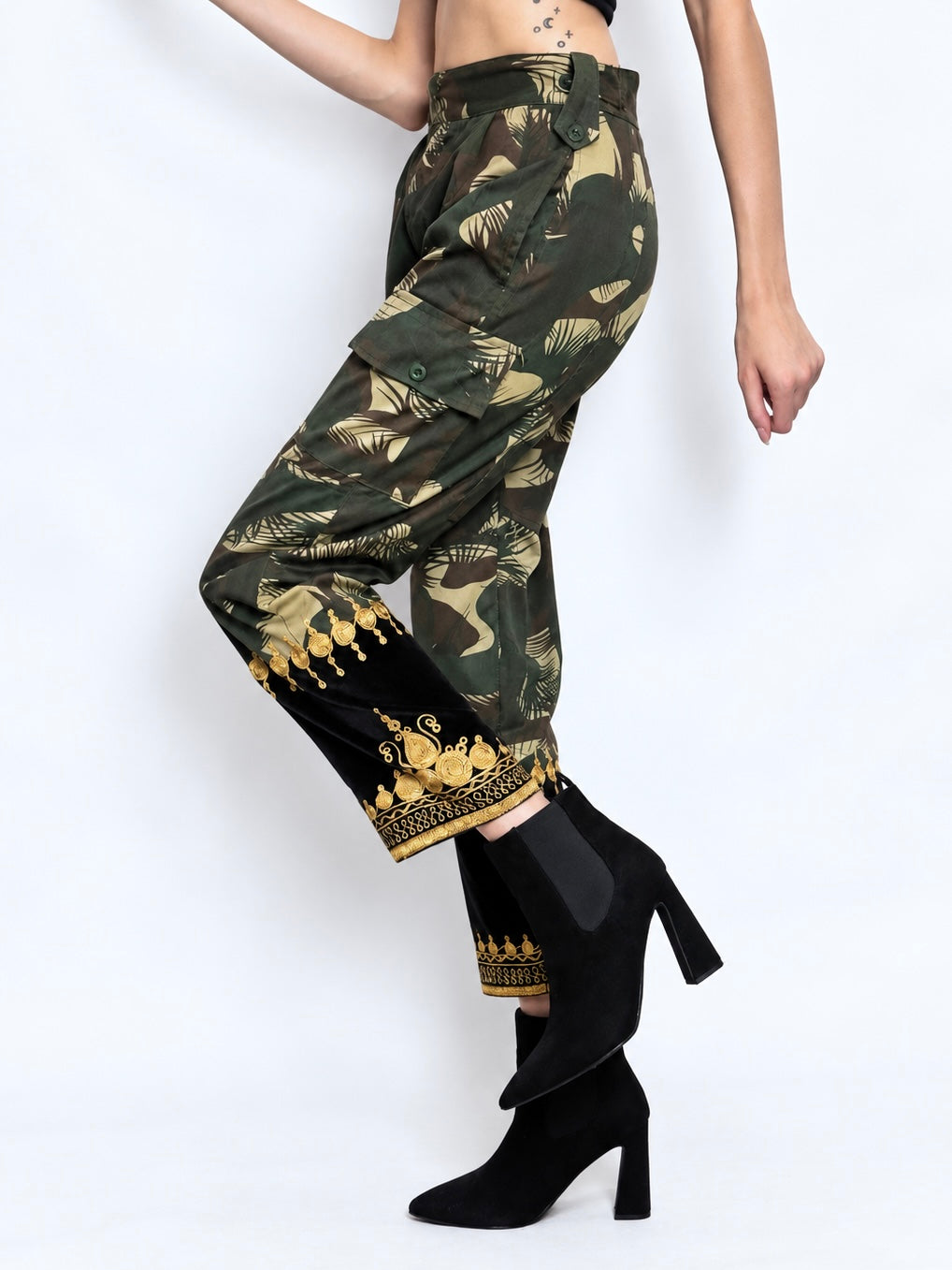 Tún Cargo Pants in Yellow Gold and burgundy, embroidered hem detail
