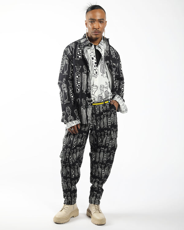 model styling in market ladies print esemble