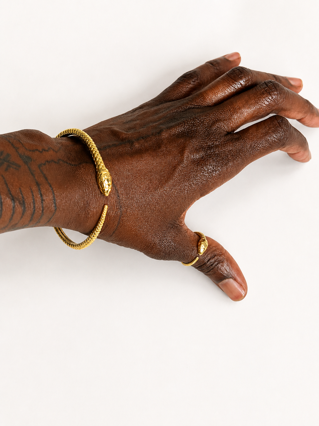 Scale Cuff