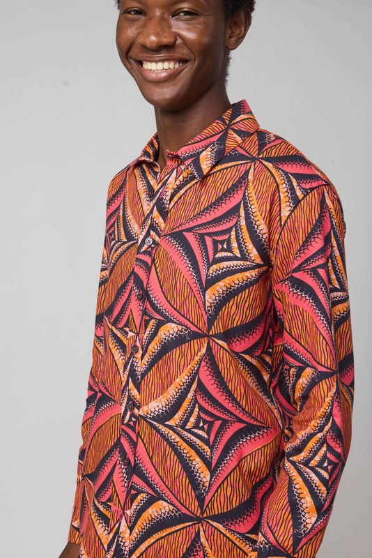 Bold print men’s shirt